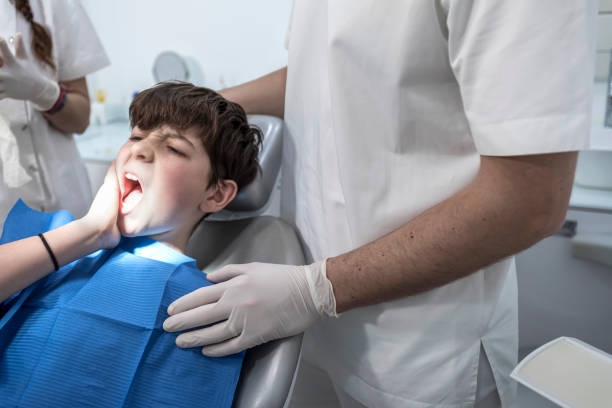 Best Emergency Tooth Extraction in La Vernia, TX